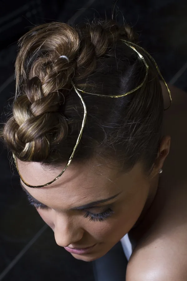 Détail d'un chignon tressé de mariée